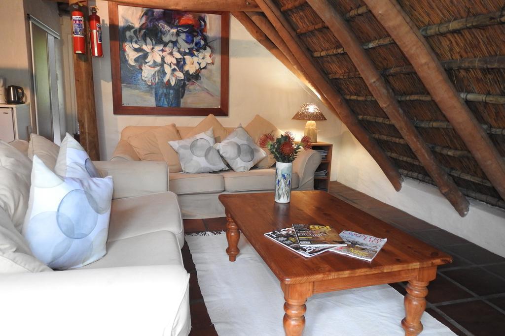 Kairos Lodge เฮาต์เบย์ ภายนอก รูปภาพ